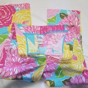 Lilly Pulitzer Vintage size 6 Capris. Like new.